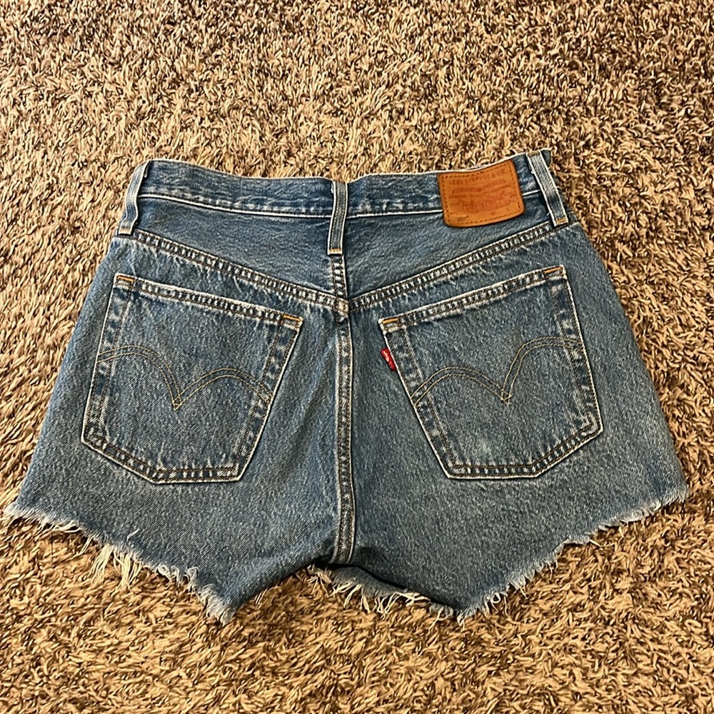 Levi denim shorts size 26